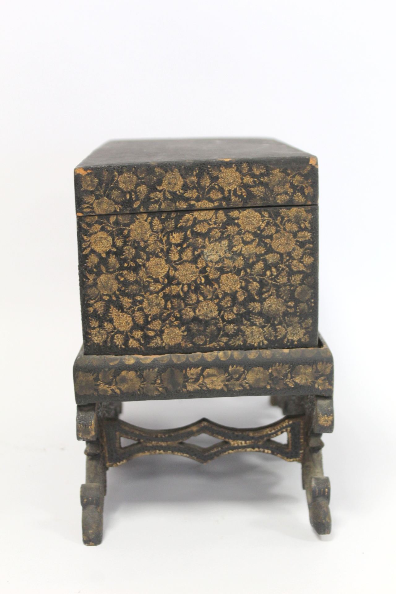 Early 19th century Chinese export black lacquer box on pierced stand with painted gilt floral and - Image 4 of 13