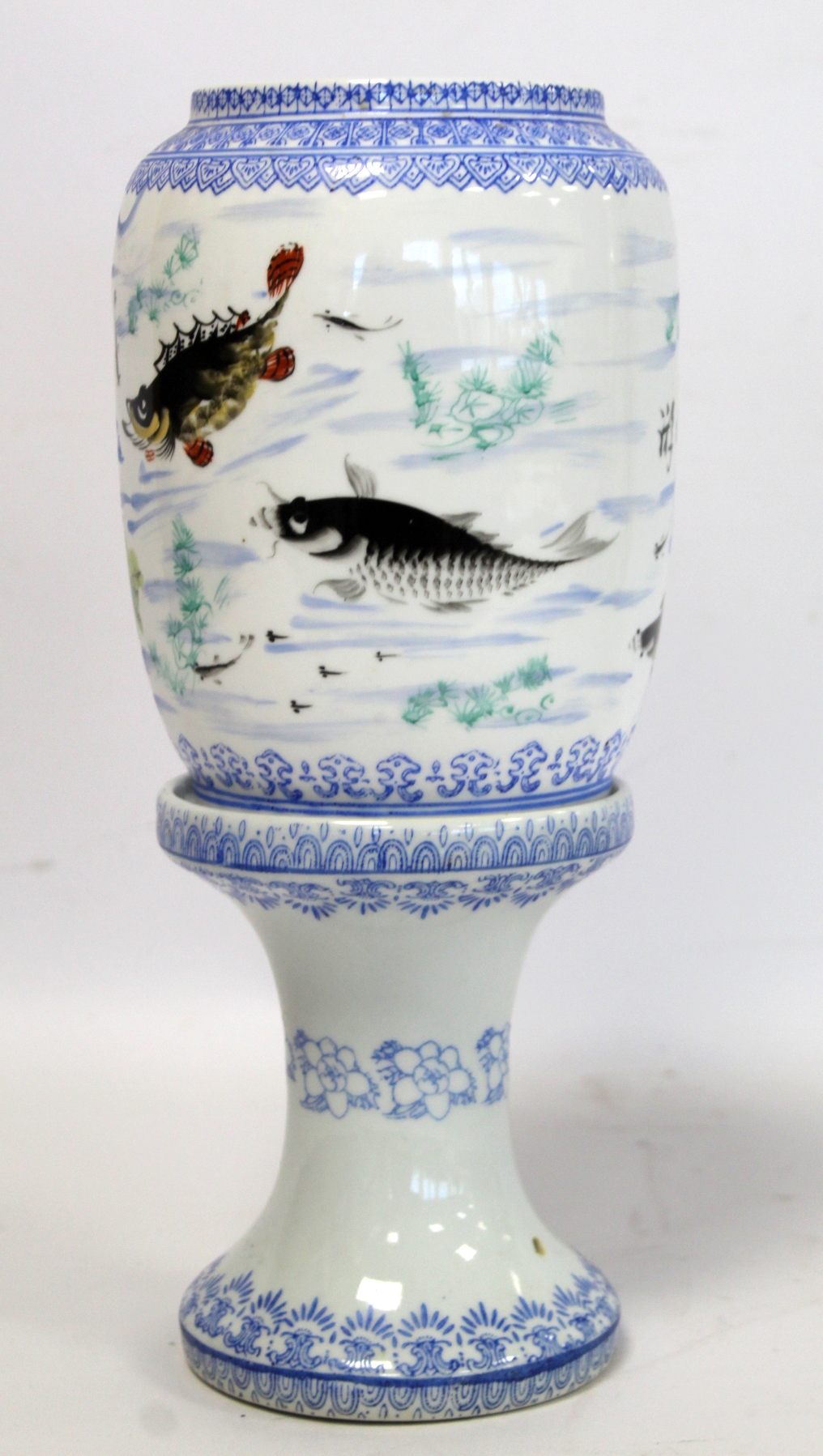Chinese eggshell porcelain wedding lamp or lantern, the ovoid shade decorated with fish amongst - Bild 4 aus 14