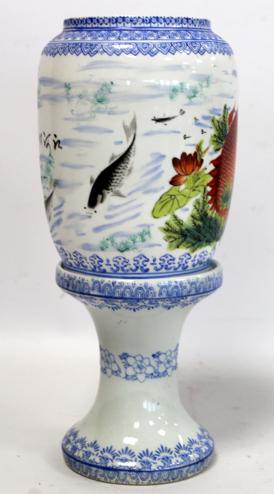 Chinese eggshell porcelain wedding lamp or lantern, the ovoid shade decorated with fish amongst - Bild 2 aus 14