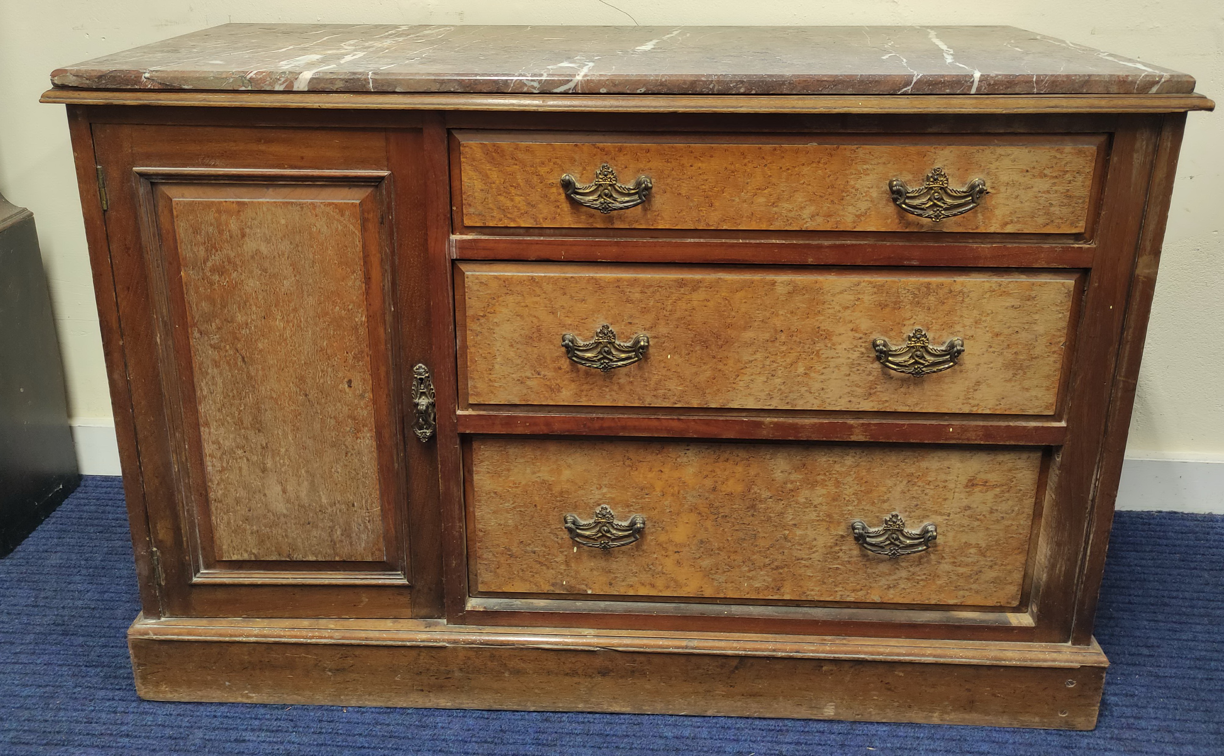 Victorian washstand chest, marble top over three drawers, flanked by panel door cupboard. 112cm.