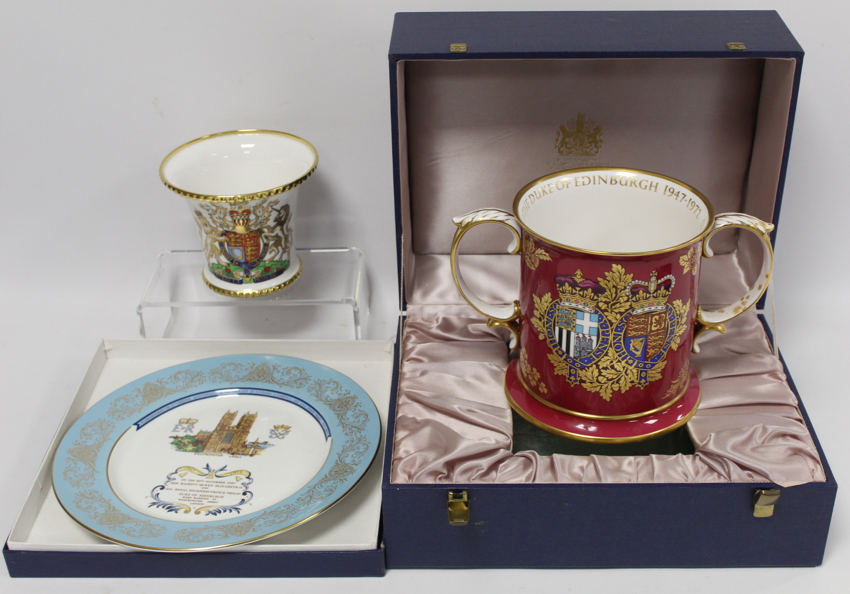 Large Spode commemorative bone china loving cup for the Silver Wedding of The Queen and Duke of