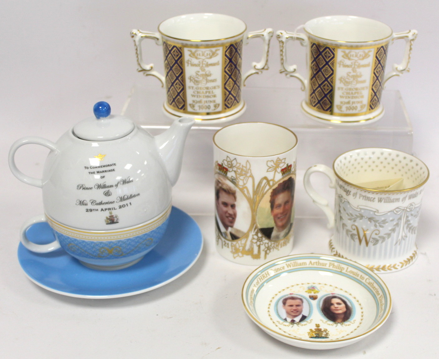 Two Royal Crown Derby commemorative loving cups for the Royal Wedding of Prince Edward to Sophie - Bild 2 aus 3