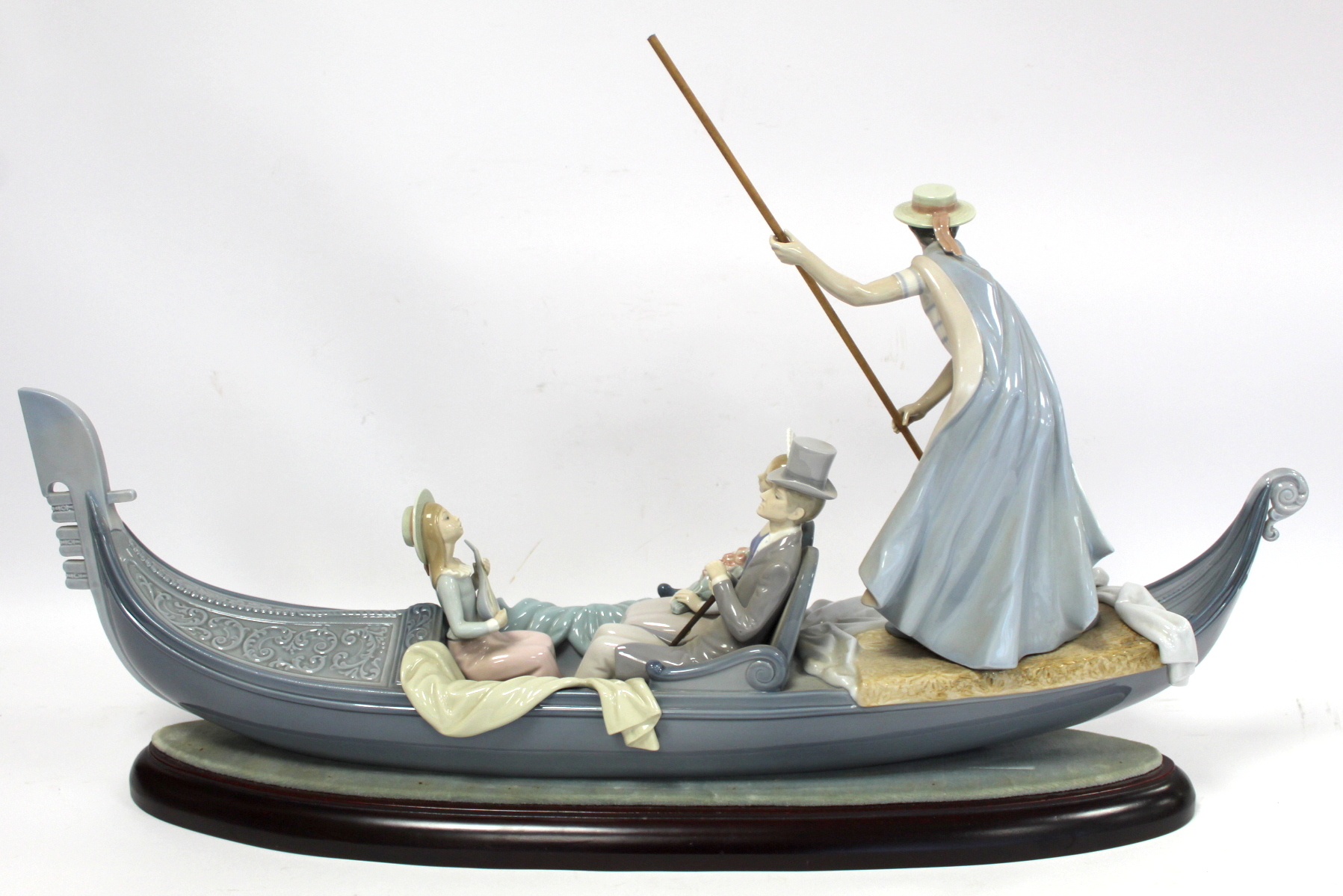 Large Lladro porcelain figure group "En La Gondola" (In the Gondola), model no. 1350, in the form of - Image 4 of 7