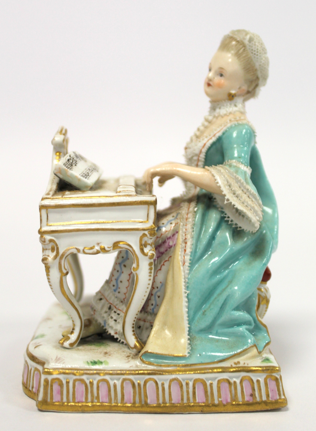 Meissen porcelain figure emblematic of the 'Sense of Sound' in the form of a lady in 18th century - Bild 2 aus 11