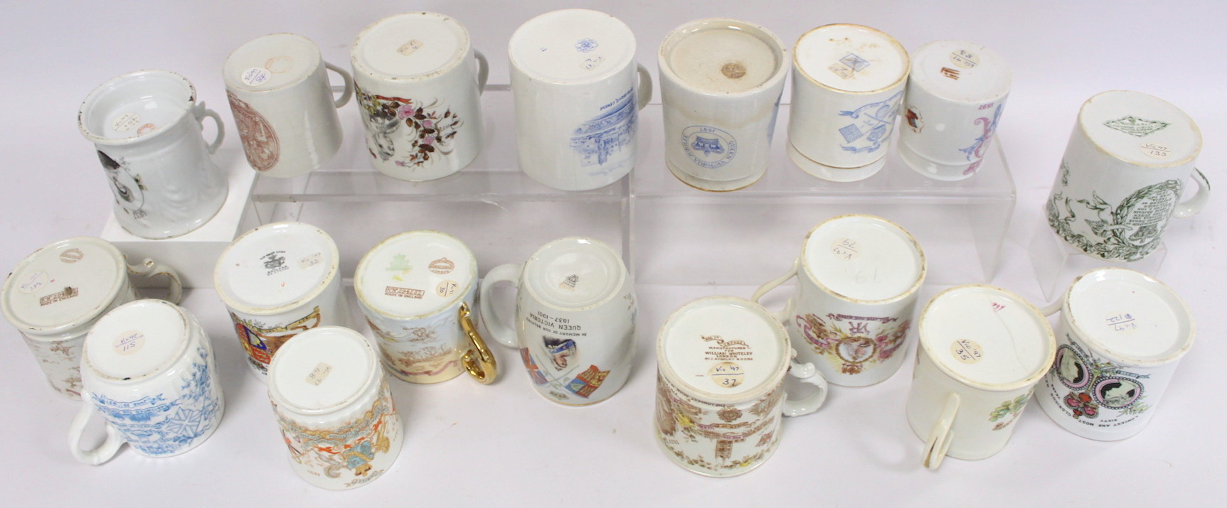 Collection of sixteen commemorative mugs and a beaker for the Jubilees of Queen Victoria 1887 and - Image 7 of 9