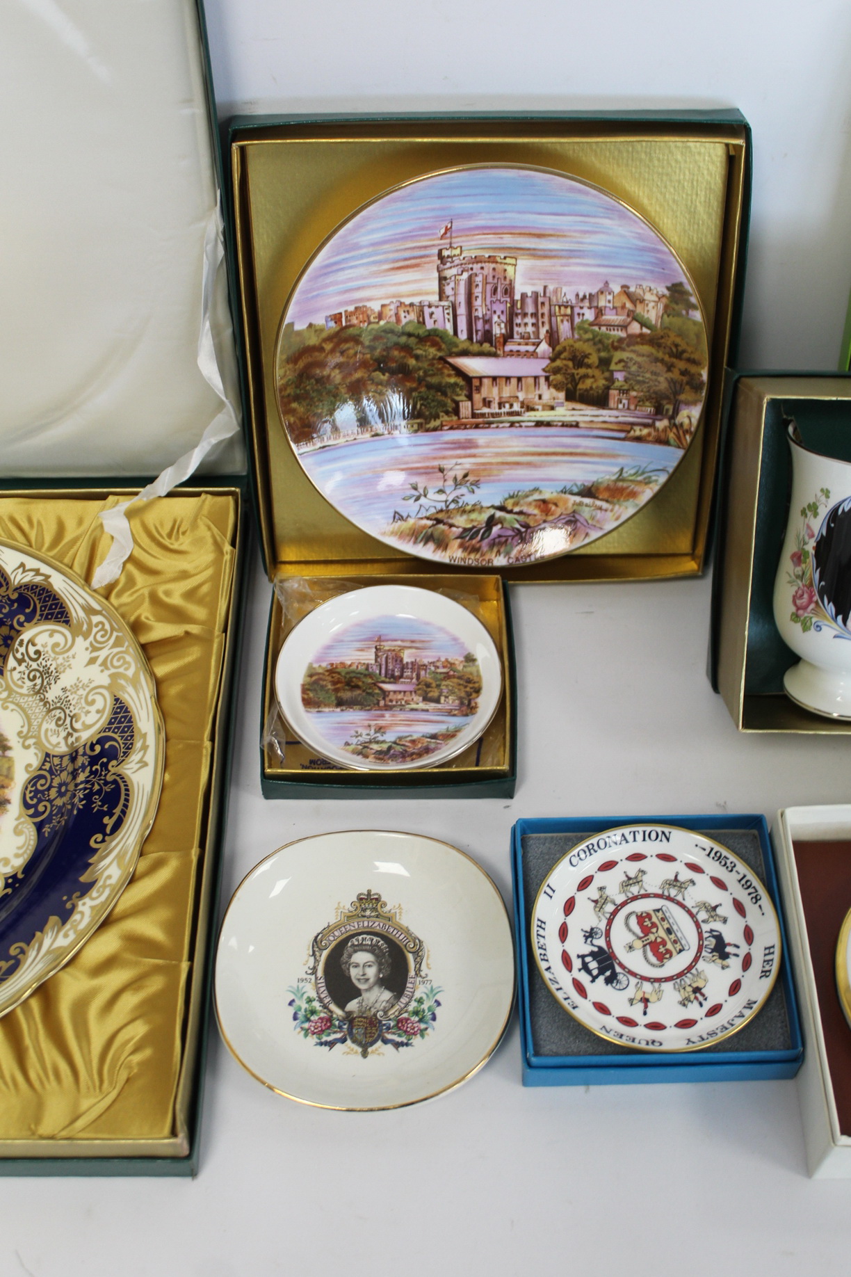 Collection of commemorative items for the Silver Jubilee of Queen Elizabeth II 1977, comprising: - Bild 3 aus 4