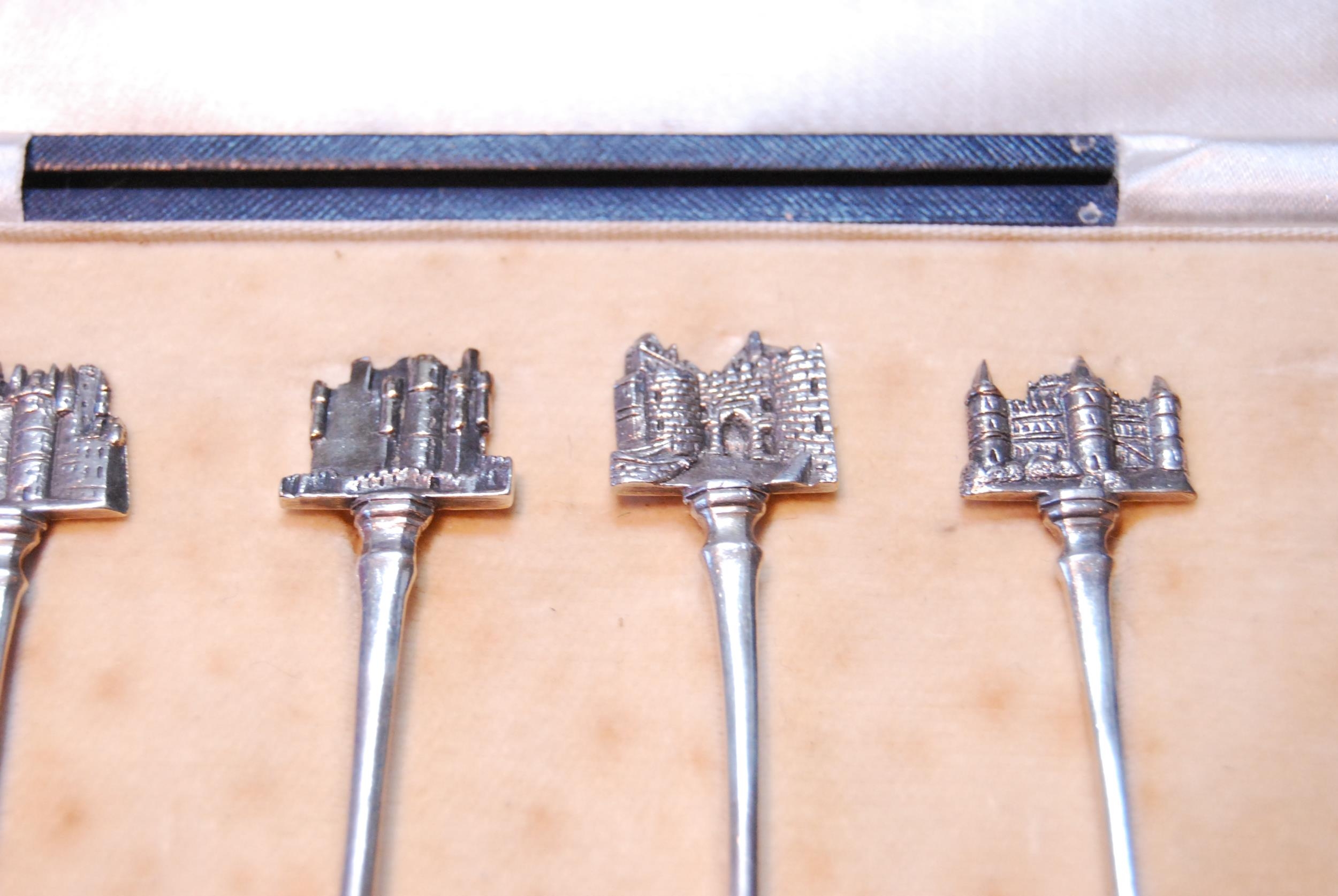 Set of six silver coffee spoons with finials depicting various Scottish castles, Edinburgh 1936, - Image 4 of 8