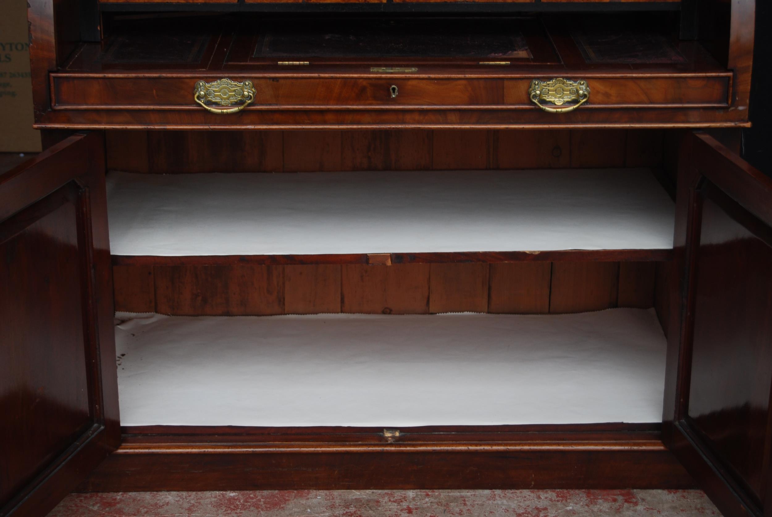 Victorian mahogany library bookcase on cylinder bureau base, the bookcase section with two glazed - Bild 6 aus 6