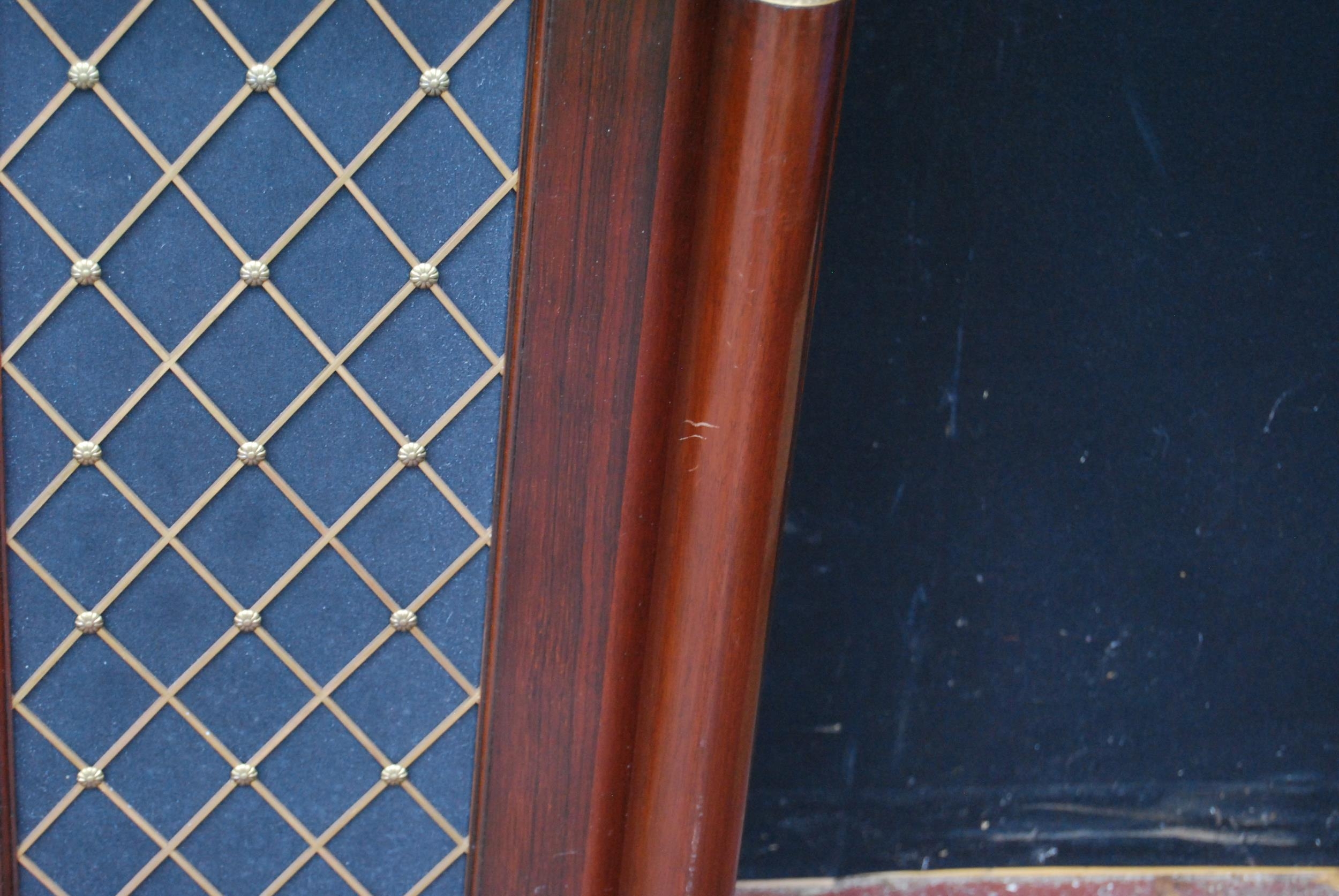 Pair of Regency-style rosewood veneered cabinets, each with a faux door flanked by cylindrical - Bild 6 aus 6