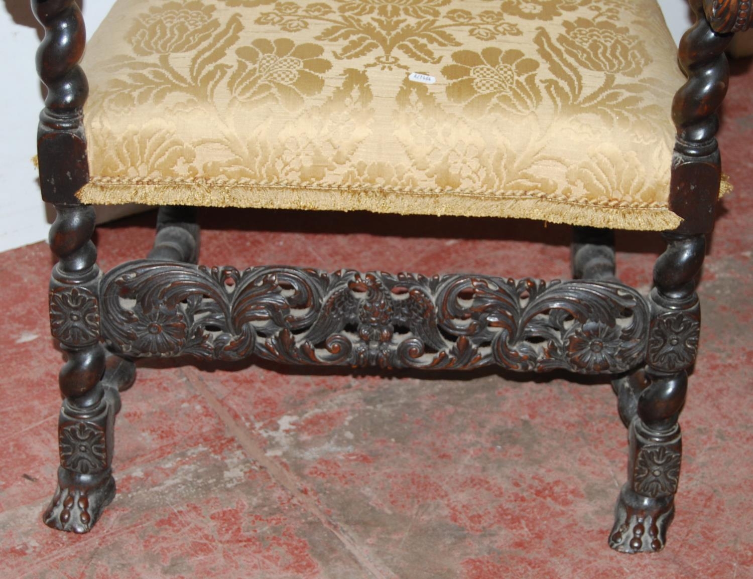 Jacobean revival armchair with acanthus decorated scroll arm rests, on barley column and block - Bild 2 aus 4