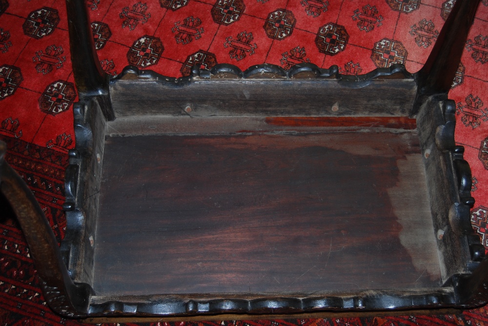 Antique mahogany silver table in the manner of Thomas Chippendale, the rectangular top with canted - Bild 5 aus 5