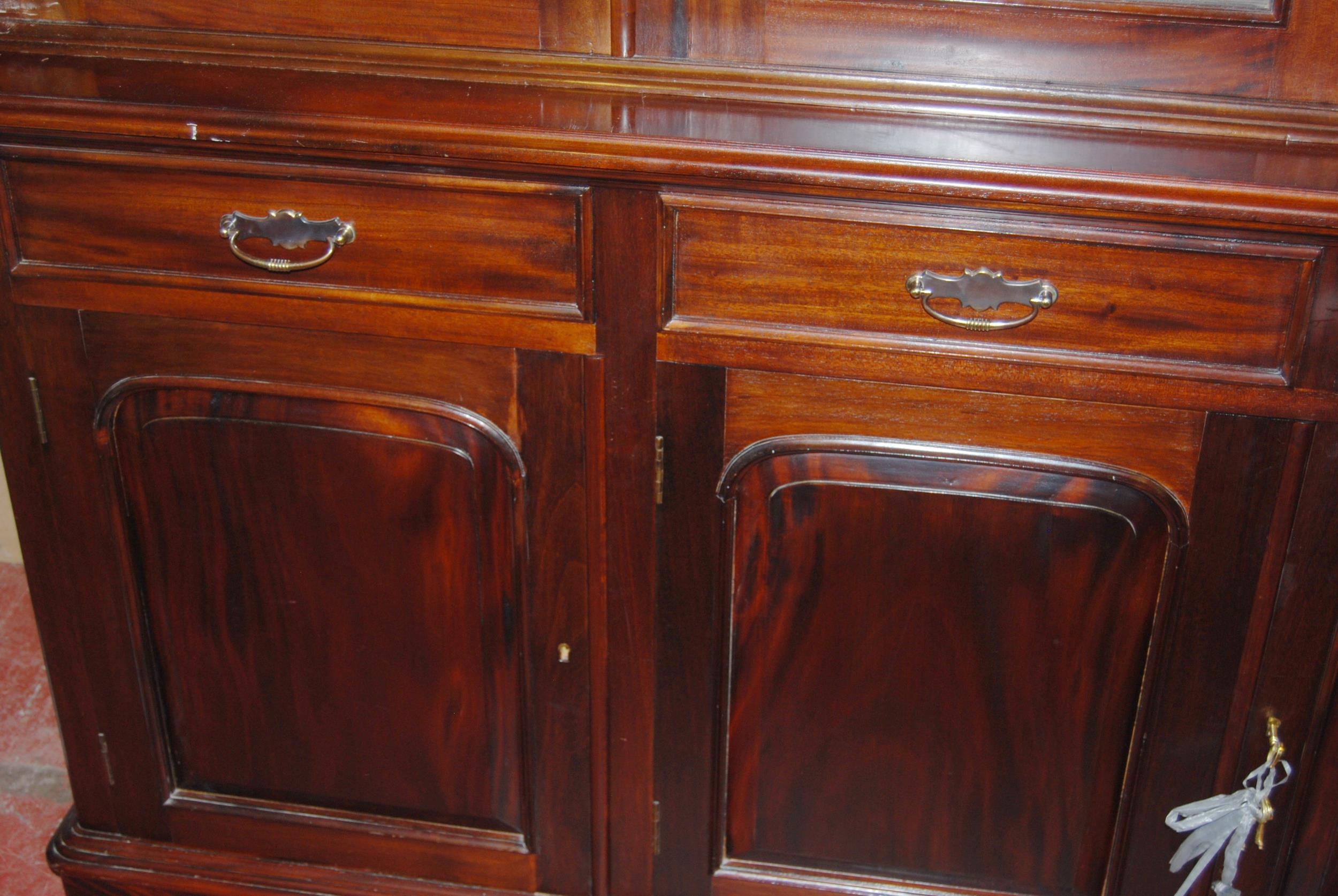 Victorian-style mahogany four-door library bookcase, the dentil decorated cornice above four - Image 5 of 7