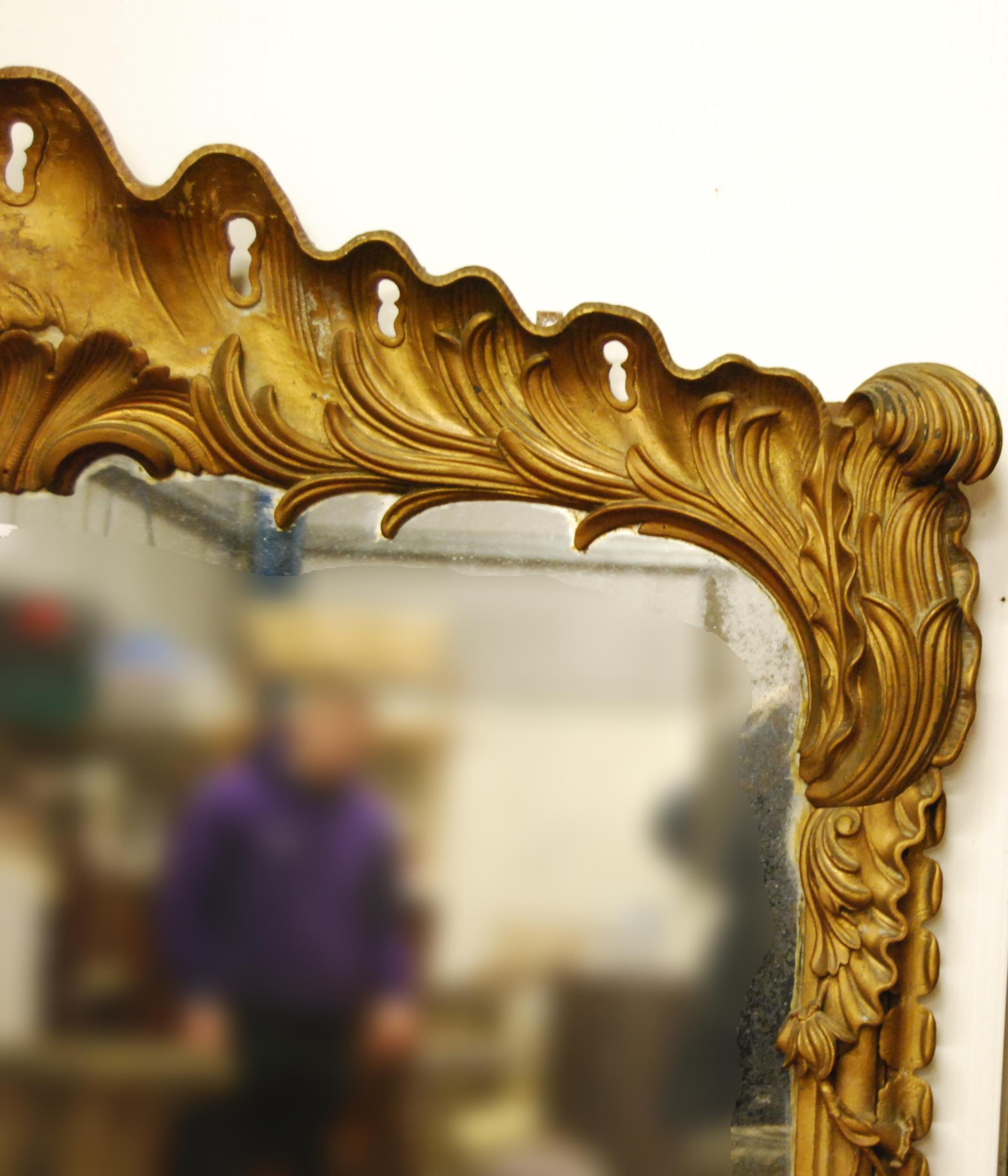 19th century French giltwood and gesso overmantel mirror with pierced roundels to the top above - Bild 2 aus 5