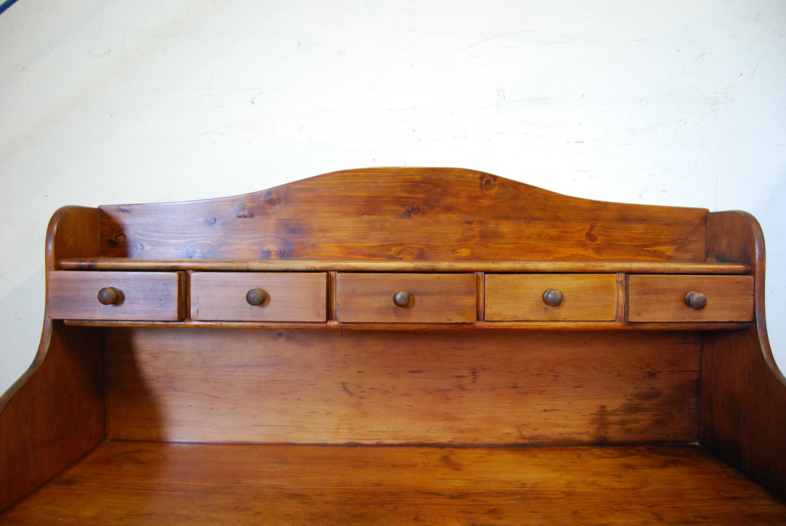 Victorian Scotch pine dresser with five short drawers to the gallery back above three large - Bild 3 aus 3