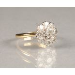 Ladies 18 carat gold diamond daisy cluster ring, centre diamond 0.25 carat, surrounded by eight 0.