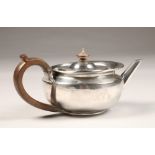 George III silver tea pot, assay marked London 1810 by William Burwash and Richard Sibley, weight