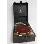 Dulcetto portable record player