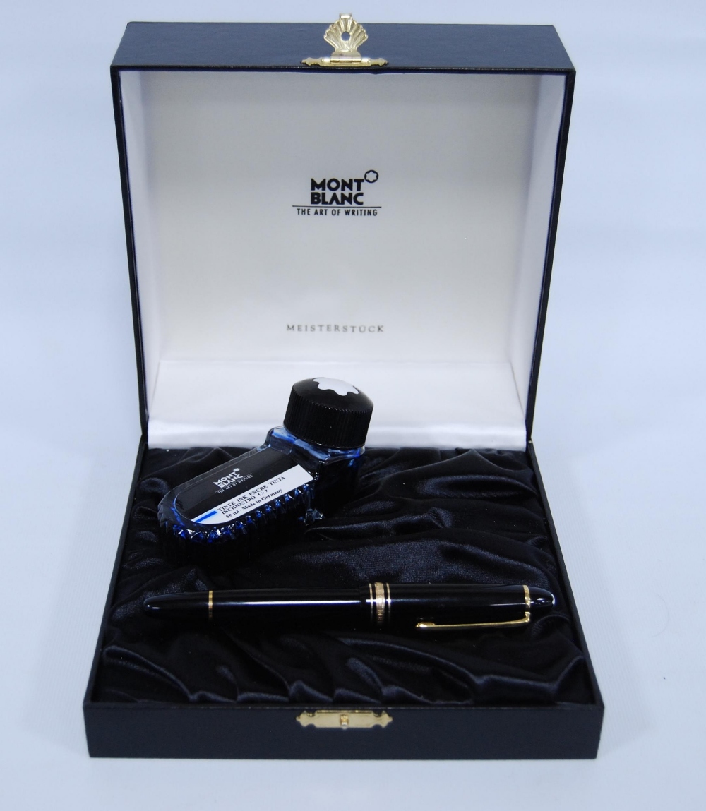 Montblanc Meisterstück fountain pen with 14ct gold nib, no. 4810, with Montblanc ink bottle and