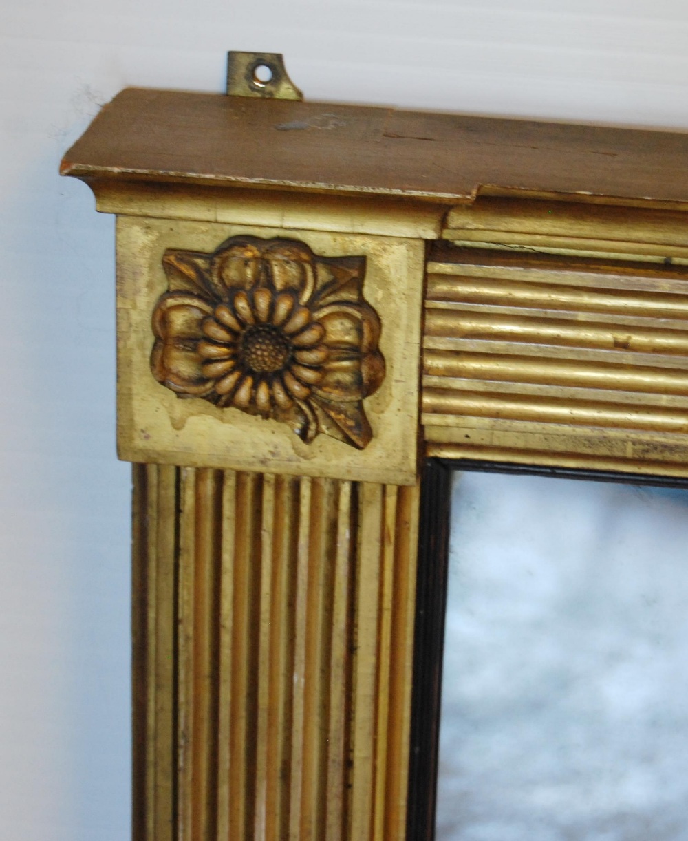 Early 19th century Regency-style giltwood overmantel mirror with reeded decoration and flowerhead - Image 2 of 6