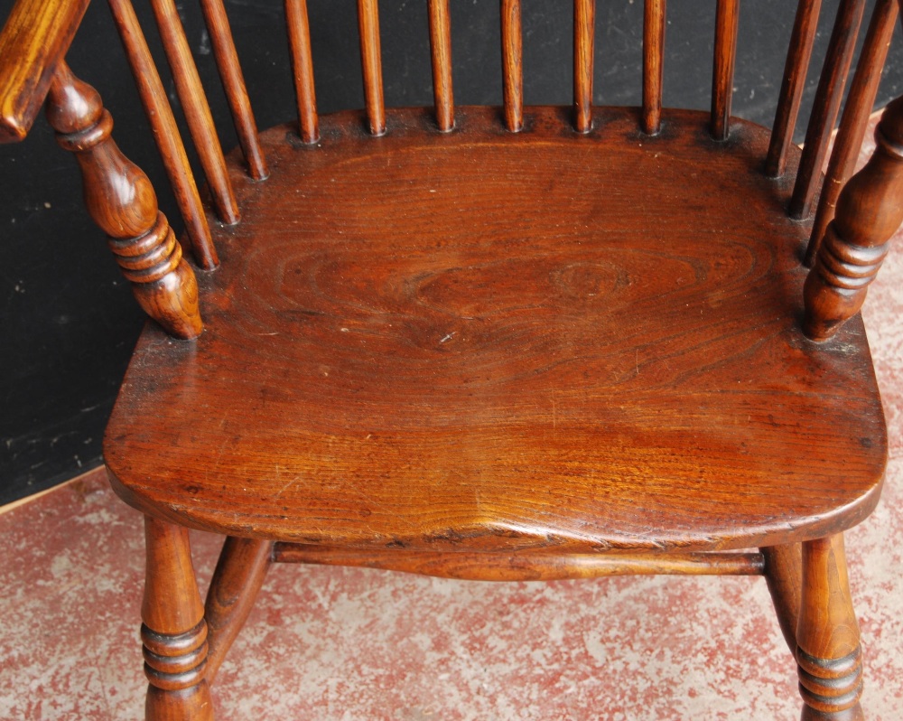 Antique ash and elm Windsor armchair with hoop frame, stick back and solid seat, on turned - Image 4 of 6