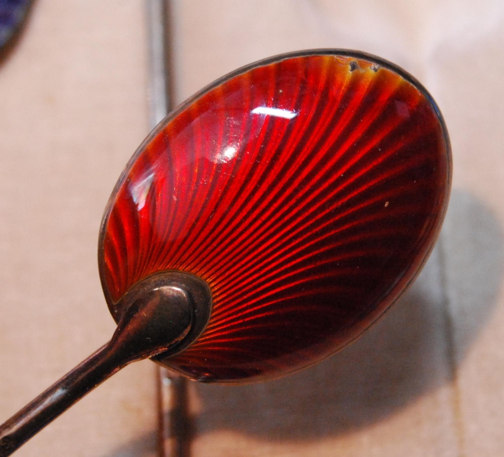 Set of six silver and guilloché enamel coffee spoons, hallmarks for Birmingham 1929-30, harlequin- - Image 6 of 9