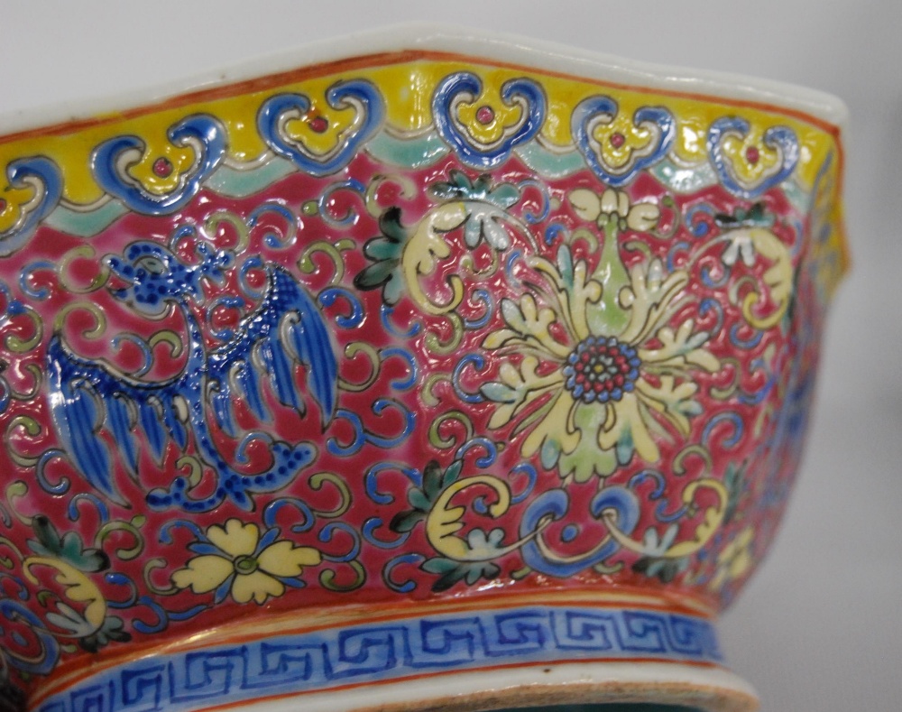 Three Chinese porcelain Qianlong (1711 - 1799) famille rose octagonal bowls, red seal mark to the - Image 10 of 12