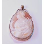 Cameo pendant in 9ct gold.