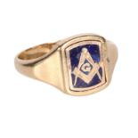 Gents 9ct gold signet ring with secret enamel Masonic compass swivel tablet, size U, 6.1g gross.