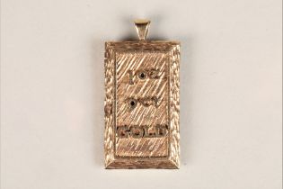 One oz 9ct gold ingot pendant, 32g