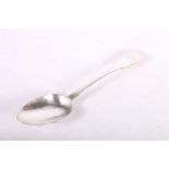 George IV Irish fiddle back table spoon, hallmarked William Cummins, Dublin 1827, 22cm, 75g