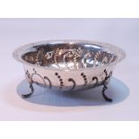 Silver circular bowl of Irish style with waved beads and flutes, Birmingham 1905, 12.5cm, 116g or