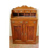 Victorian Scotch pine dresser, the superstructure top with four short drawers above an open