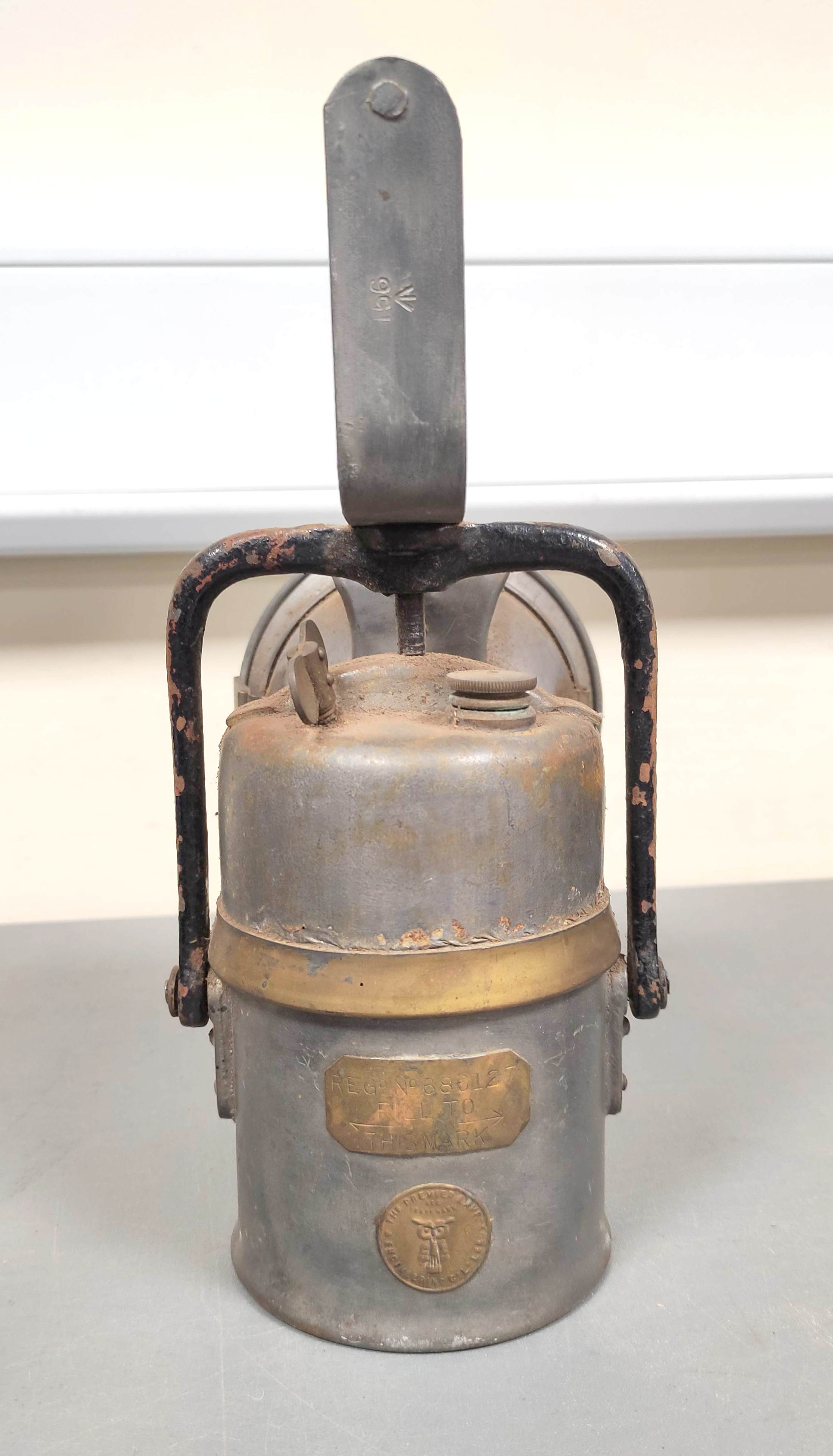 Two carbide Lamps by The Premier Lamp and Engineering Co Leeds with pewter bodies and wooden carry - Image 4 of 6