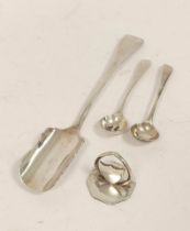 Silver plain cheese scoop, Sheffield 1912, two salt spoons,1803 and a menu holder 1905. 114g.