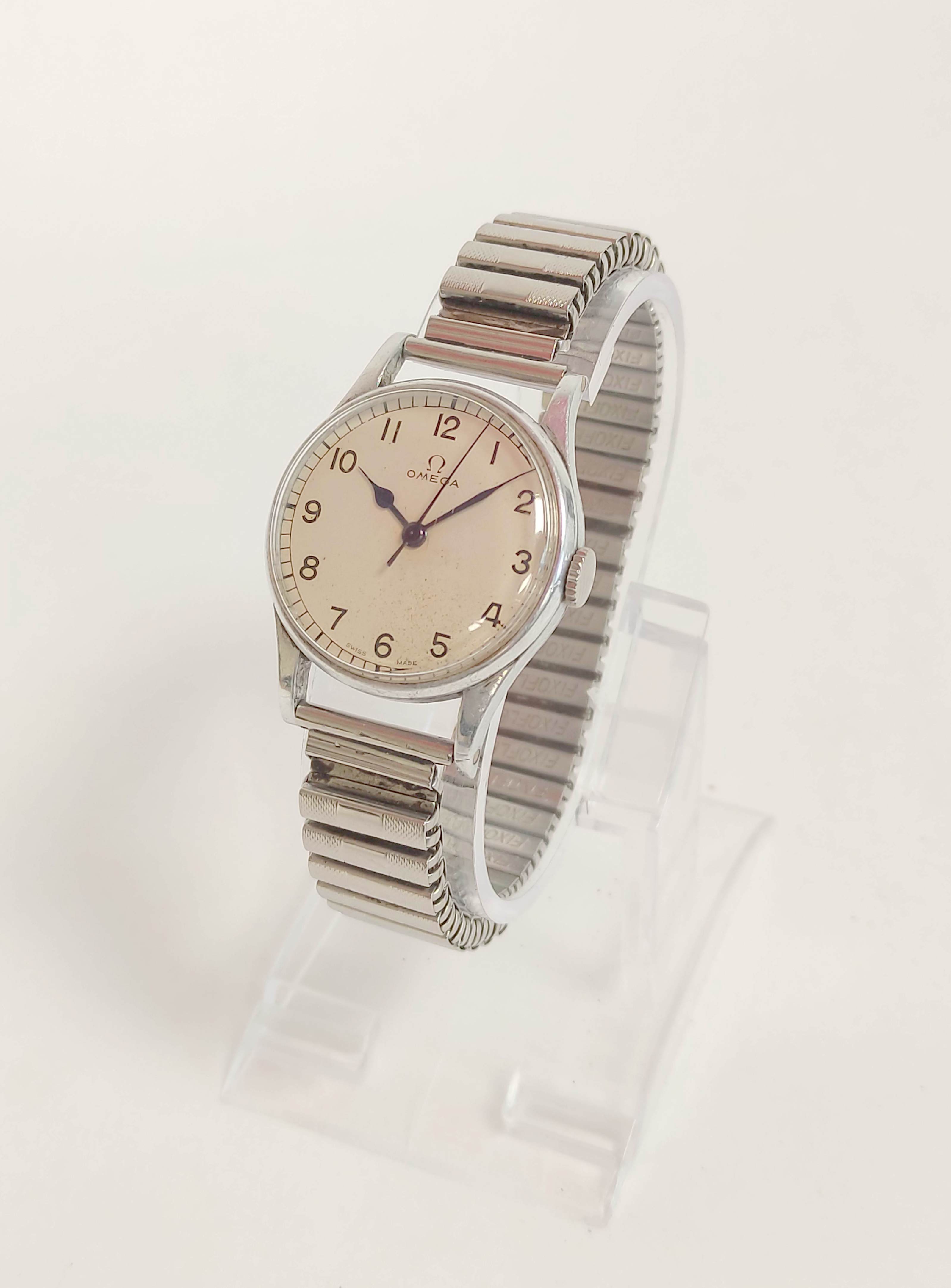 Omega Navigator watch, calibre 30T25C, No 9862181, 6B159 on bracelet case 2292,  1943.