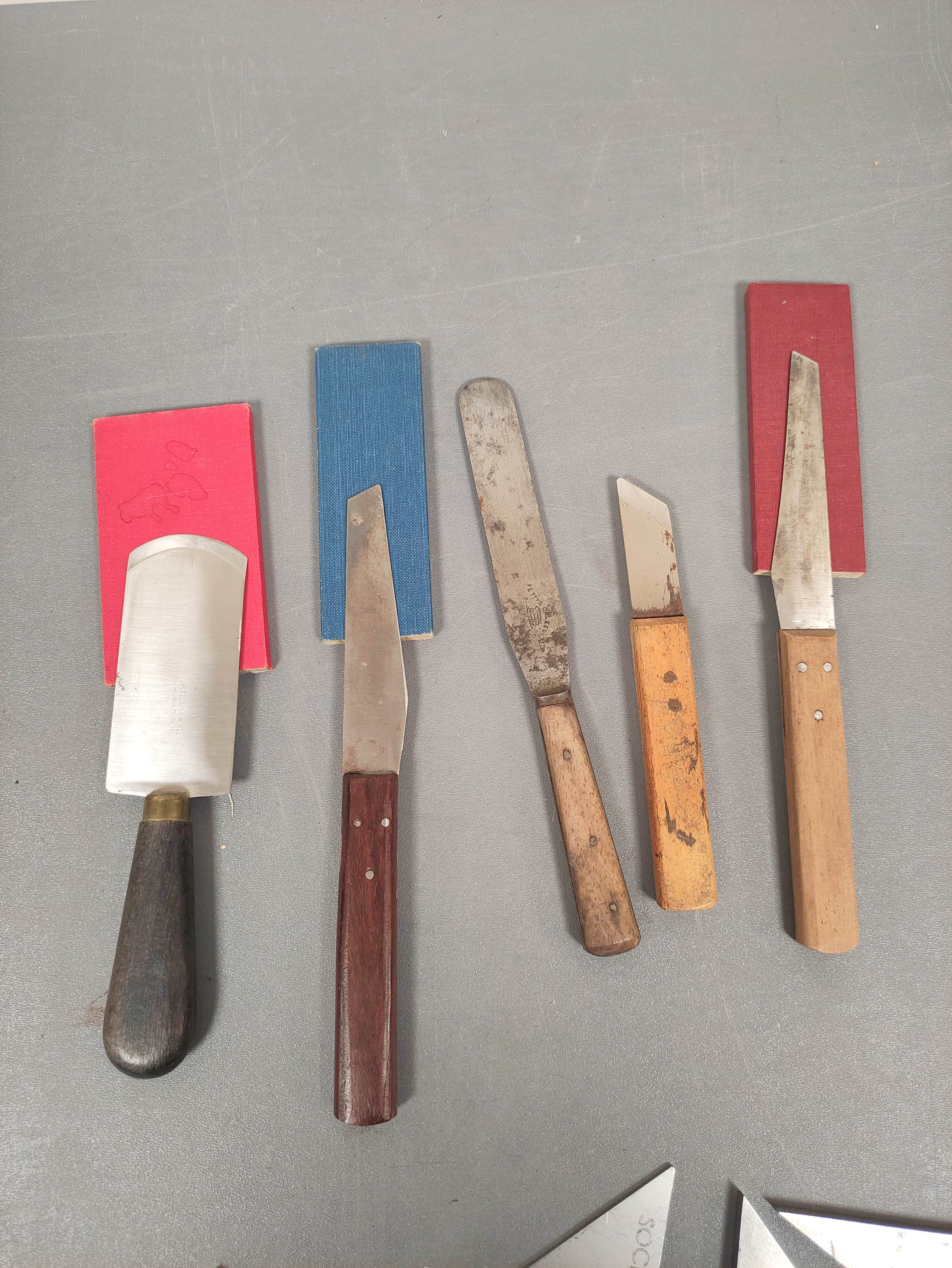 Bookbinding tools to include typeset holder, gilding spatula, doming hammer, Arkansas stone. - Image 3 of 7