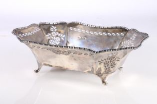 George V silver dish of fluted octagonal shape having ball and double knop repeating border, pierced