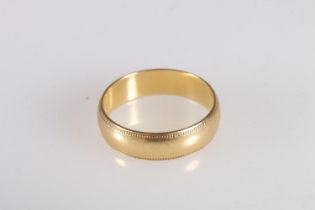 18ct gold wedding band with beaded edge, maker marks 'B Bros', ring size S, 5.6g.