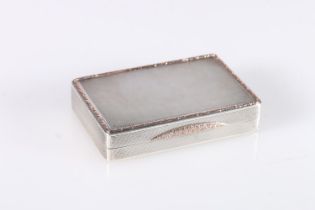 Art Deco parcel gilt silver snuff box of rectangular shape having all over engine turned decoration,