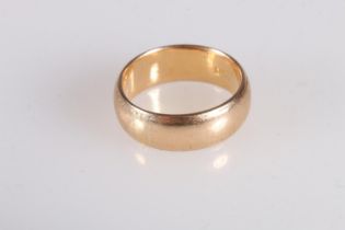 18ct gold plain wedding band, stamped '18ct', ring size N, 7.3g.