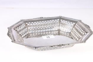 Victorian pierced silver basket hallmarked Atkin Brothers, London 1899, 26 x 21cm, 342g.