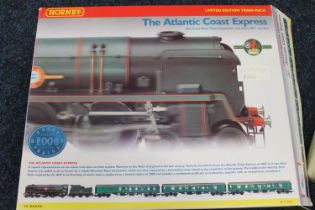 Hornby OO gauge model railways R2194 The Atlantic Coast Express limited edition train pack with 4-