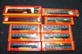 Hornby OO gauge model railways to include R4155 LMS Royal Mail Operating Mail Coach set 30246,