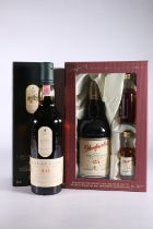 GLENFARCLAS gift set containing a 25-year-old Highland single malt Scotch whisky 43% abv. 70cl, a 12