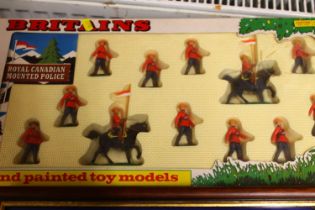 Britains 7695 Eyes Right Models Royal Canadian Mounted Police RCMP set boxed, also 40207 Civilians