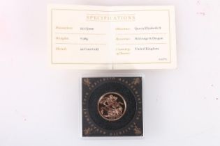 The Royal Mint UNITED KINGDOM Queen Elizabeth II (1952-2022) gold sovereign 2015 in slab with