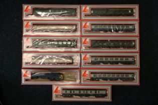 Lima Models OO gauge model railway including City of London diesel locomotive 87005 BR blue, coaches