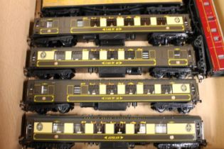 Hornby OO gauge model railways coaches to include Pullman Adrian, three Pullman Car No68, three LNER