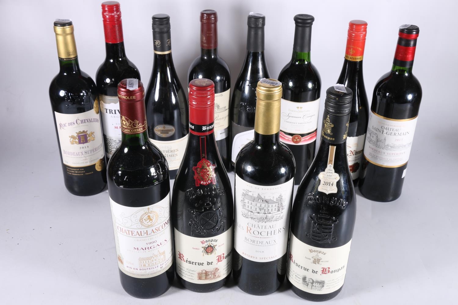 Twelve bottles of red wine to include Trivento Malbec 2019 75cl 13.5% abv. Bonpas Reserve de
