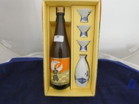 Hakutsuru Japanese Sake, 14.5% vol, 720ml, with ceramic sake set, contained in fitted box.